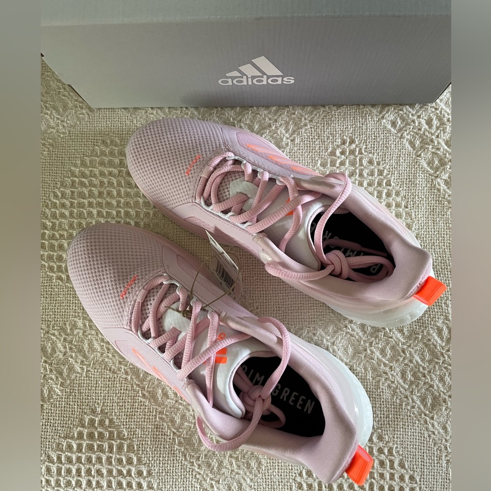 NEW ADIDAS RUNNING SHOES - Picture 7 of 16